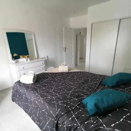 Nice Rose Flat Near Sao Rafael Beach アパート