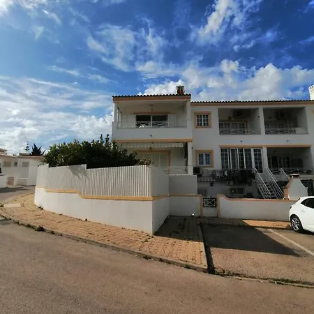 Nice Rose Flat Near Sao Rafael Beach アルブフェイラ